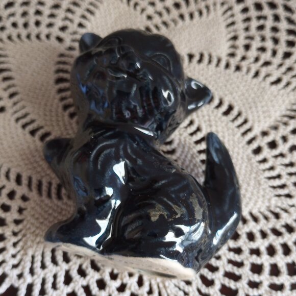 Van Briggle Art Pottery Cat Figurine High Gloss Dark Blue Glaze - signed - Picture 3 of 9